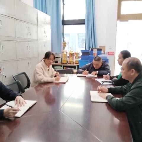 凝聚党建力量，领航教育征程