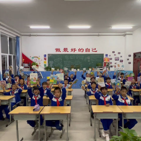 悦读书，乐分享，好书伴我成长——新城实验小学四年四班好书分享活动正在进行中……