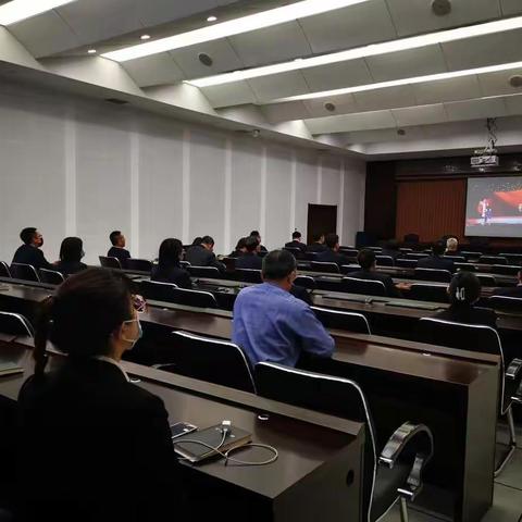 盘锦市中心支行组织收看《榜样5》专题节目