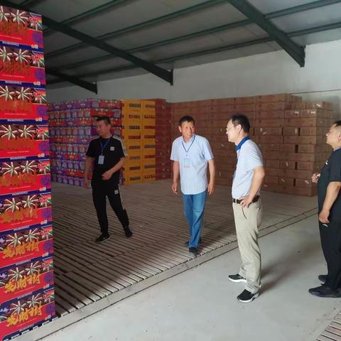 区应急局联合区气象局对烟花爆竹企业安全生产工作开展督导检查