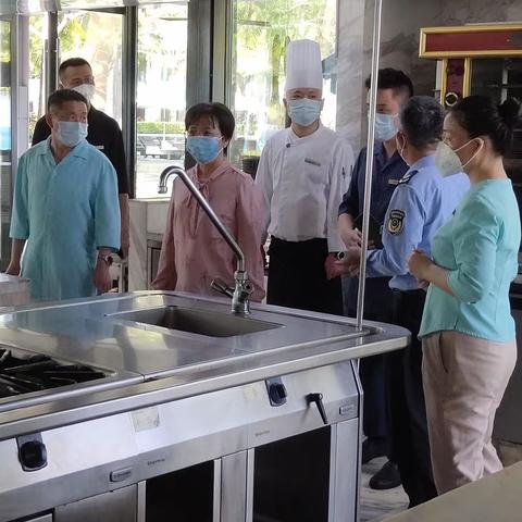 陈练副区长带队深入督查食品安全卫生工作