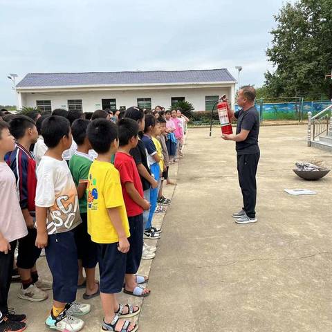 油墩街镇西湖小学消防安全学习