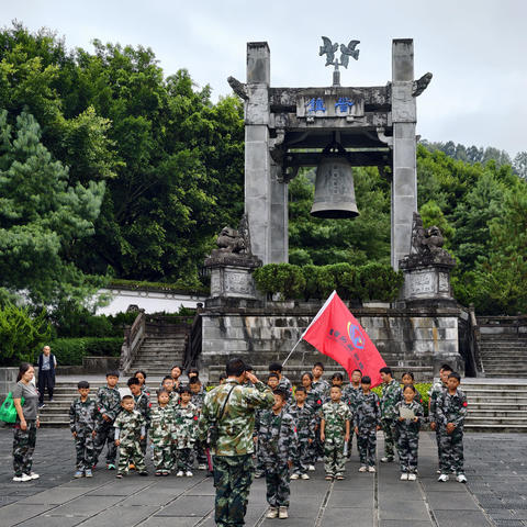 正义的审判——铭记历史，捍卫和平的庄严回响