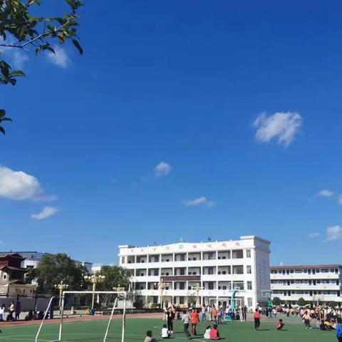 “春风化雨润心田 家校携手护成长”——藤田中心小学家长课堂