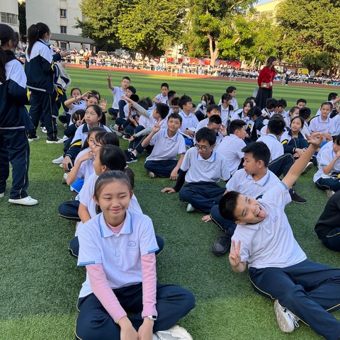 每个人都是自己的冠军——记海口市第十四中学初一（8）班运动会