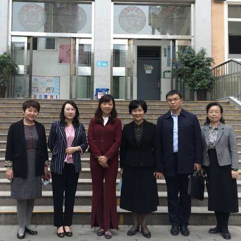 五月清和雨乍晴    惠风和畅天气清