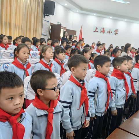 童心齐向党，喜迎二十大