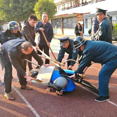 反恐实战演习，筑牢校园安全防线——柳城县民族中学反恐演练纪实
