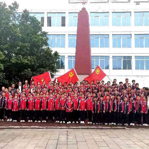 清明祭英烈 红色永传承——柳城民中2025年扫墓活动纪实