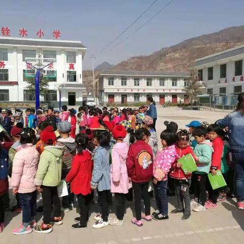 未雨绸缪 有备无患——白河镇铨水小学、铨水村幼儿园举行防震演练活动