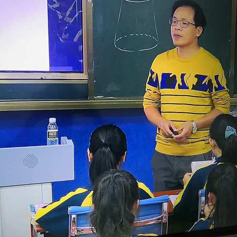 099~思维引路        支架助写 ——儋州一中“支架式作文教学”课题组开展课堂教学研讨活动（第15周）