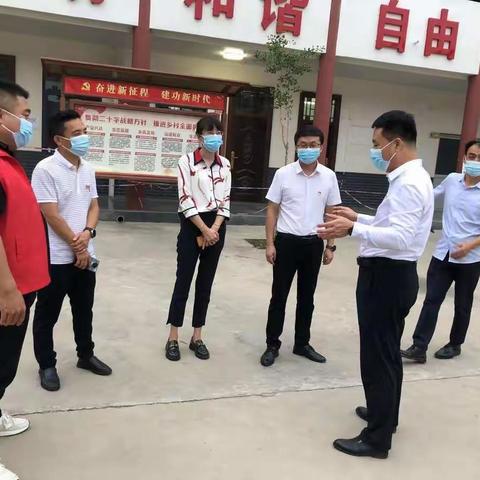 致敬最美逆行者——党家村进行核酸检测工作