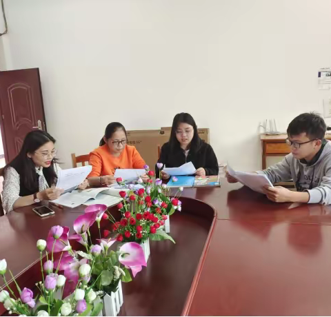 潜心钻研，携手成长——横州市横州镇龙首村委小学2022年秋期数学组第二次返岗研修活动