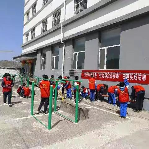 【附中学子这样过暑假】     创建文明城市-----忻州师院附中初一8班暑假期实践活动