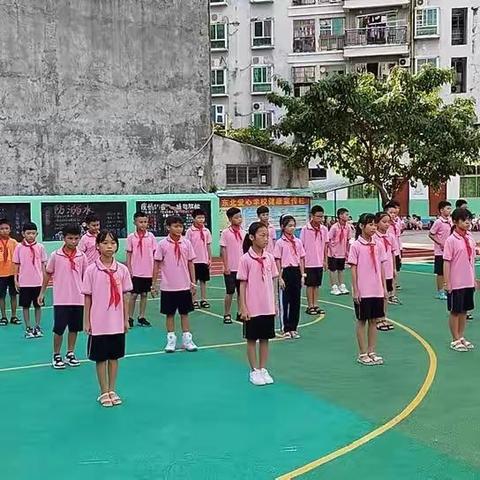 新的希望爱的阳光我们与孩子一同成长，东北爱心学校四年级一班