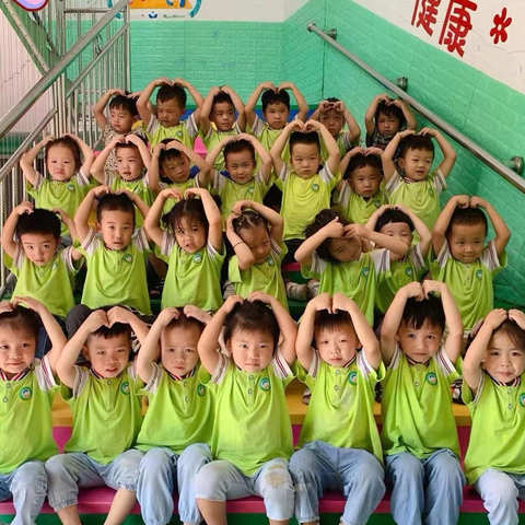 桐木镇甜甜幼儿园中二班十月成长记录