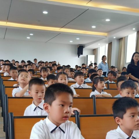 实小一(2)班"颂党恩 听党话 跟党走"诵读比赛回顾