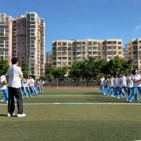 海口实验中学体育组青年教师示范课——轻竞技 重欢乐