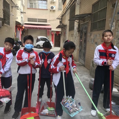 “慧•雅”假日战队㉞丨人人动手大扫除 干干净净迎新春--记玉州区第三实验小学1705中队寒假实践活动
