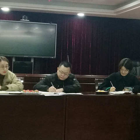 龙泉市支行组织召开团支部换届选举及青年员工座谈会