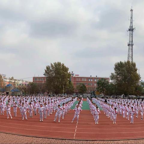 多彩阳光体育课间 ，茁壮实小向阳少年，昌图县实验小学教育集团，阳光体育大课间迎检掠记
