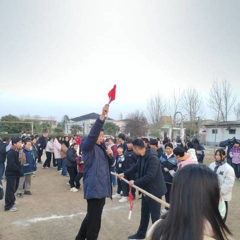 青春聚力，绳采飞扬一一巨陵二中拔河比赛