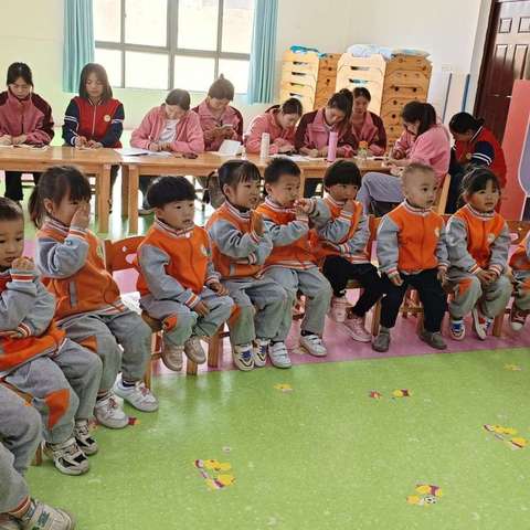 桐木镇中心幼儿园小三班打击乐教学《五只鲨鱼找朋友》🦈