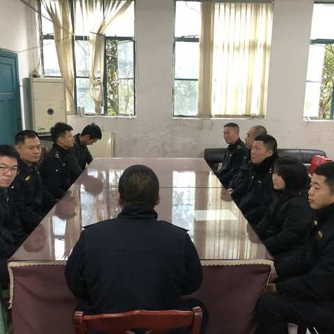 机动中队召开春节假期工作部署会