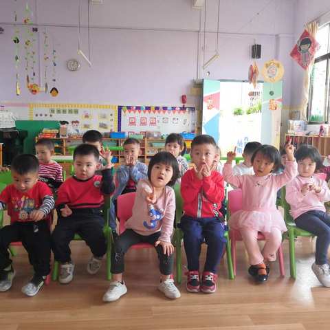 2020学年小五班月汇总——🎒👧👦美好时光，欢乐你我❤️