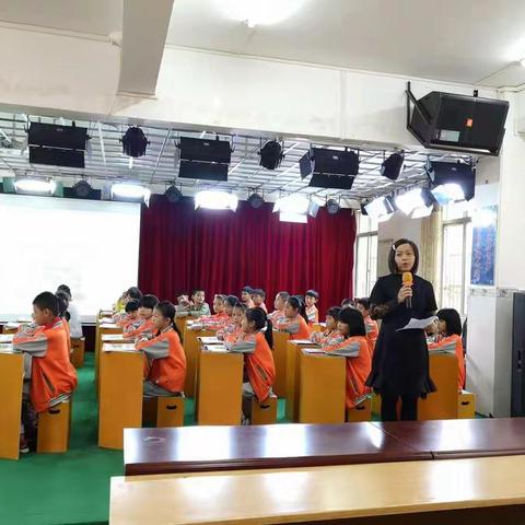 开放课堂积跬步，教学相长至千里——记万泉镇中心学校课堂教学开放周活动（英语组）