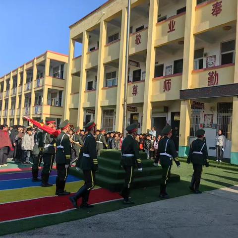 佟庄小学举行“节约用水，从我做起”升旗仪式