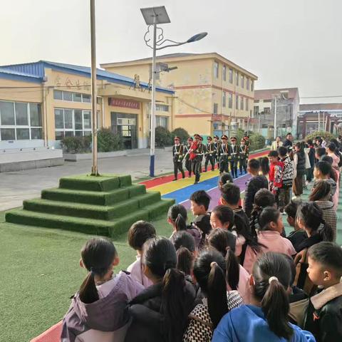 佟庄小学“安全教育，人人同参与”主题教育升旗仪式