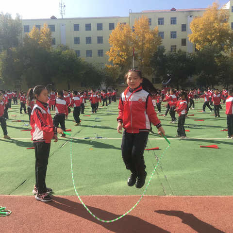 夯实体育之基 尽展健康活力—全市中小学体育教学工作会议暨第二小学大课间跳绳展示观摩培训活动