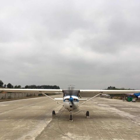 赛斯纳150L轻型飞机，喜欢带走