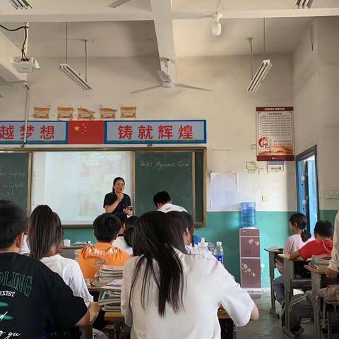 名师引领 共研共进———记英语组周爱英老师示范课