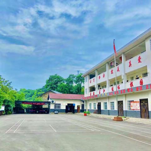 时光不语，静待花开――精彩的校园生活