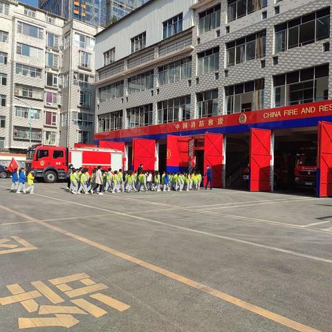 人人关注消防，共建平安校园