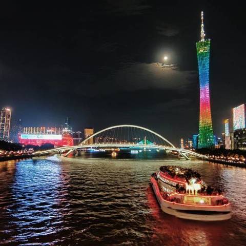 转载 诗歌 （一） 诗文： 游侠 诗人 悍马山人 老骆驼
