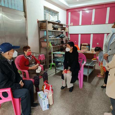 慰问困难党员       温暖关怀人心 县委常委、常务副县长李蔡红到加来镇开展春节慰问活动