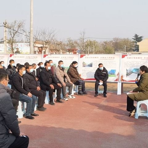 通远街道东张市村：草莓采摘园里的宣讲会