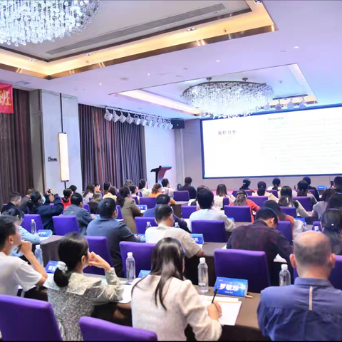 “设计制作纸桥承重，同课异构教学谁与争锋 ”——探究科技实践教学研讨