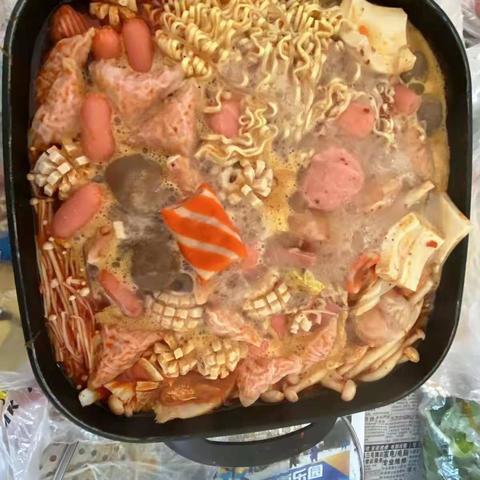 让冬日更加温暖🌞让火锅更有意义，翰林教育火锅派对开始啦！