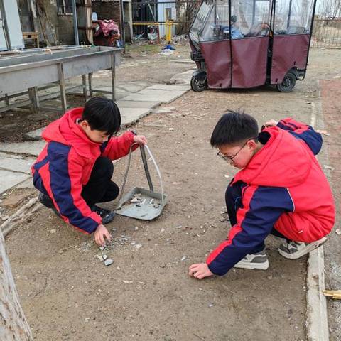 曹县普连集镇中心小学开展“学雷锋榜样，书校园新风”系列活动