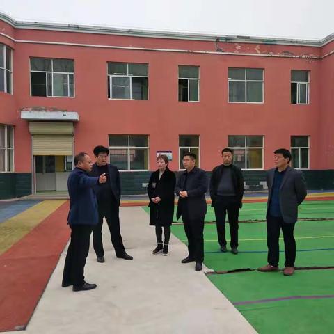 各方助力   形成合力              加班加点     只为均衡发展