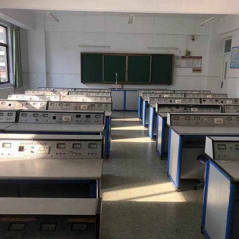 立足学生兴趣走向，促进学生思维发展——滕南中学八年级物理实验课，积极进行物理实验，创设新型师生关系