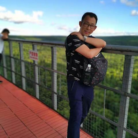 恩师掬取天池水,洒向人间育新苗——记十三班数学老师张大庆