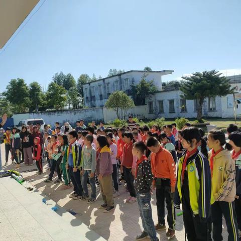 消防时时在，安全传万代——记海丰县平东镇南门小学消防安全知识讲解及演练