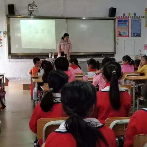 不忘初心，巡教引领成长——记石卡镇凤思小学巡教活动