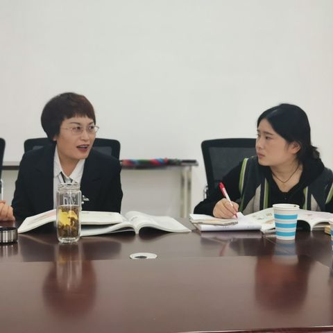 众力至善，和美共生——枣庄市小学道德与法治中心团队渠玲、庄伟工作室开展联合教研活动