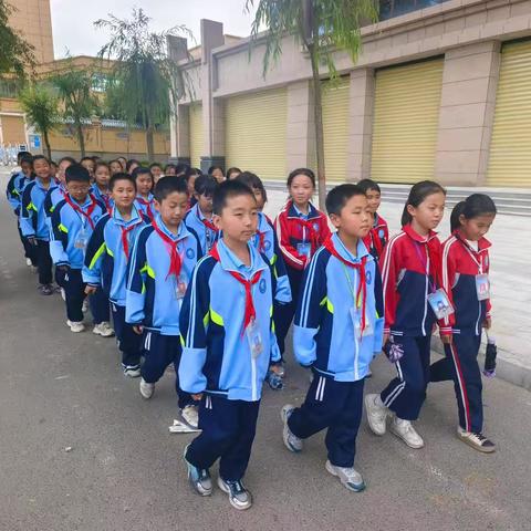书香沁童心 阅读伴成长——城北学校四1班学生赴县全民阅读基地读书之旅